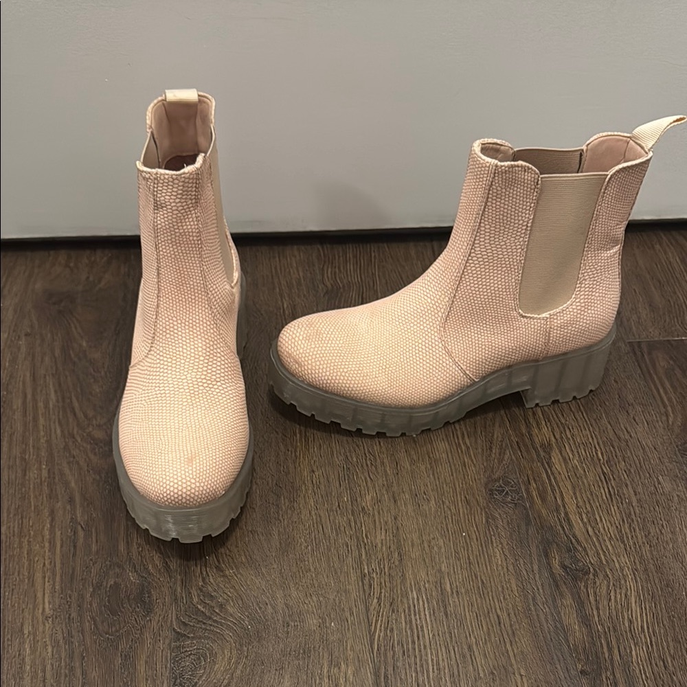 Women's Pink Chelsea Boots